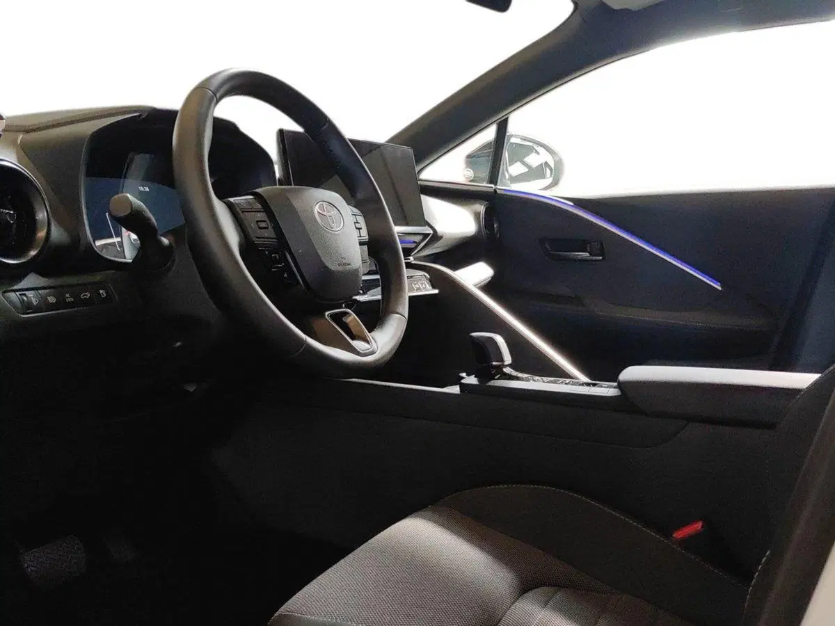 Toyota Toyota C-HR usata a Milano (7)