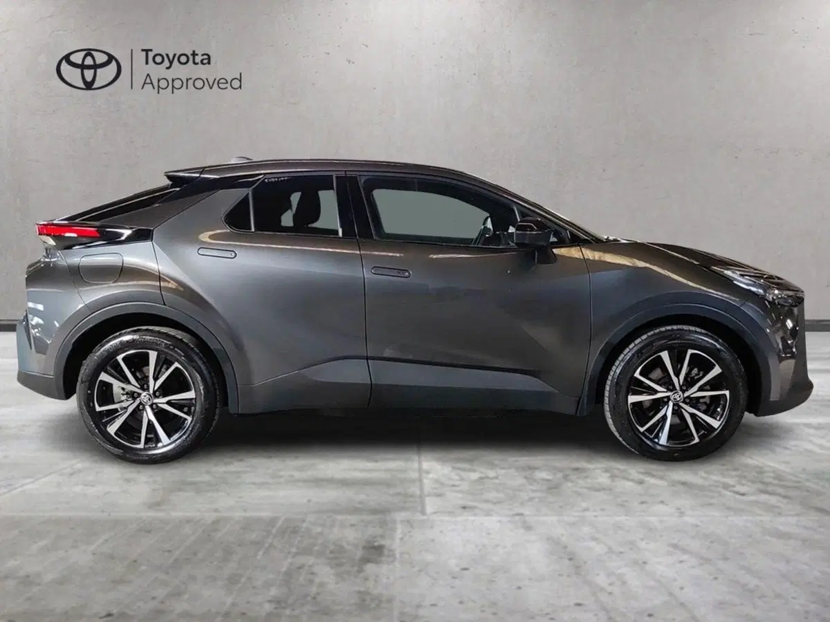 Toyota Toyota C-HR usata a Milano (4)