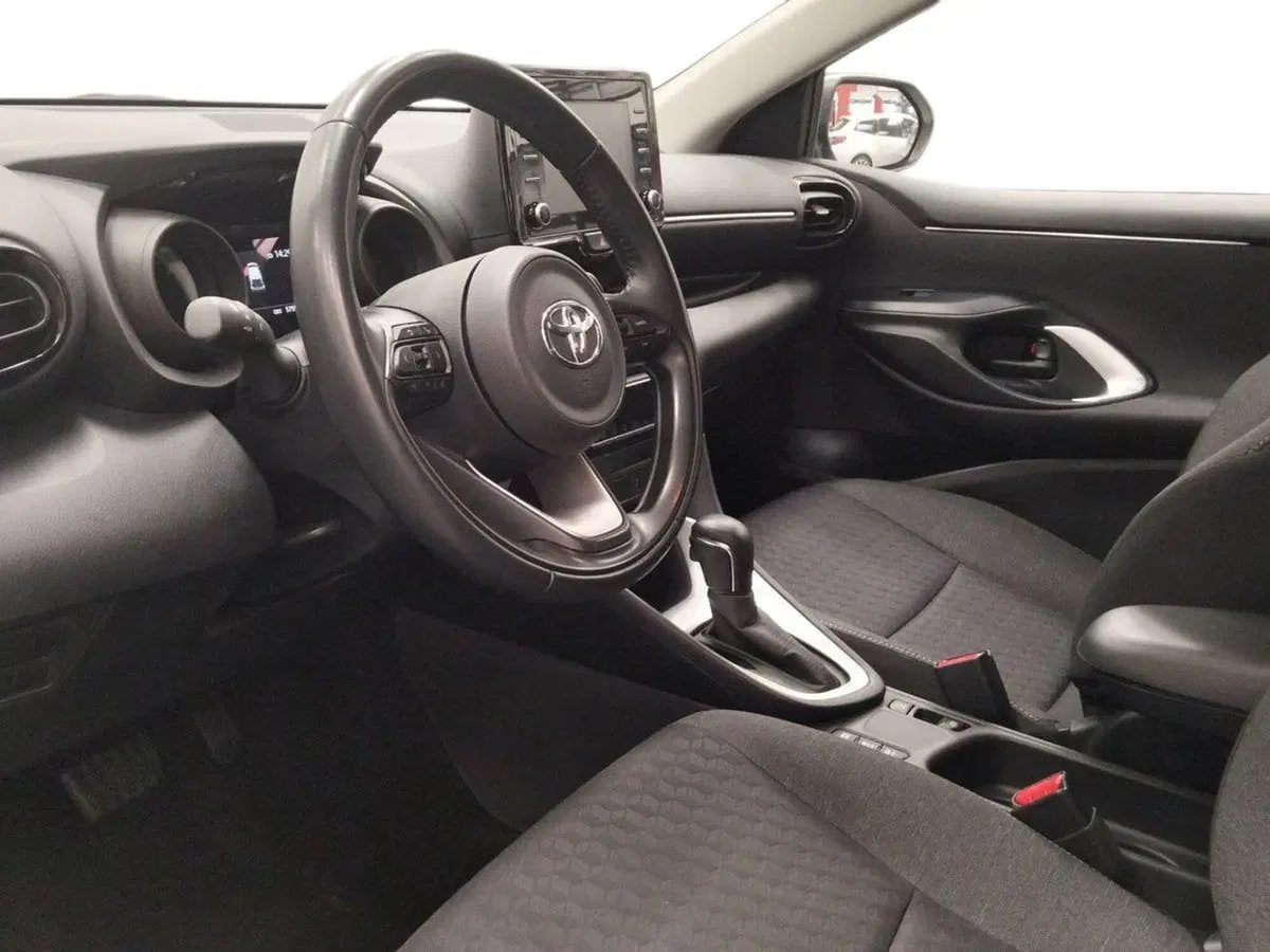 Toyota Yaris usata a Roma (7)