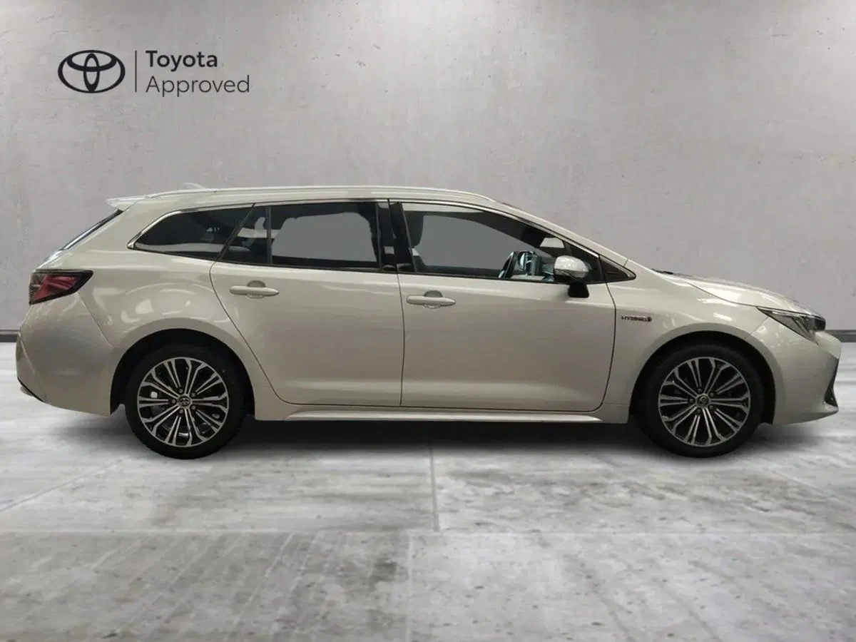 Toyota Corolla Touring Sports usata a Roma (4)