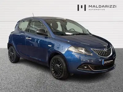 Lancia Ypsilon 1.0 FireFly 5 porte S&amp;S Hybrid Ecochic Silver del 2022 usata a Bari