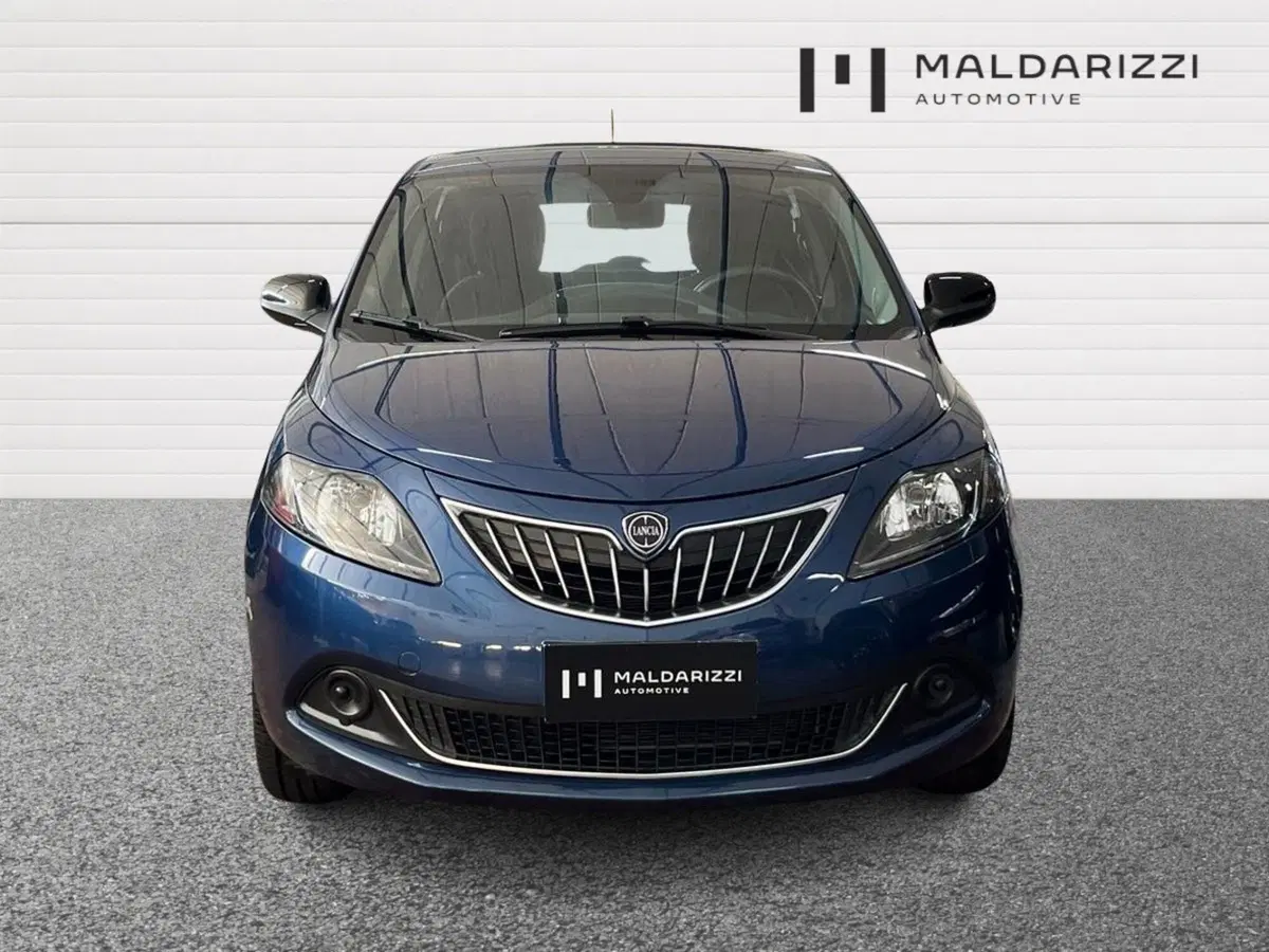 Lancia Ypsilon usata a Bari (2)