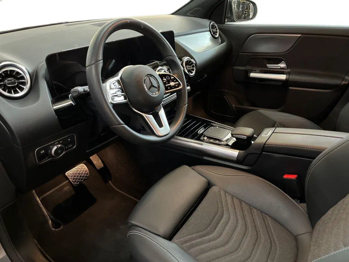 Mercedes-Benz GLA SUV usata a Bari (10)