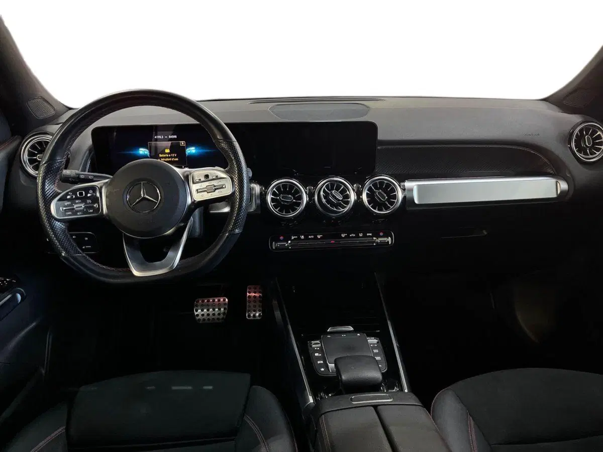 Mercedes-Benz GLB usata a Bari (8)
