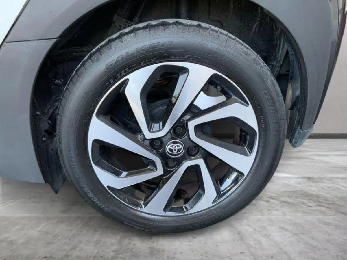 Toyota Aygo X usata a Perugia (13)