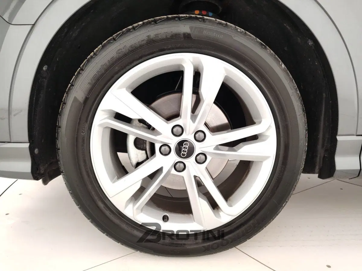 Audi Q3 Sportback usata a La Spezia (6)