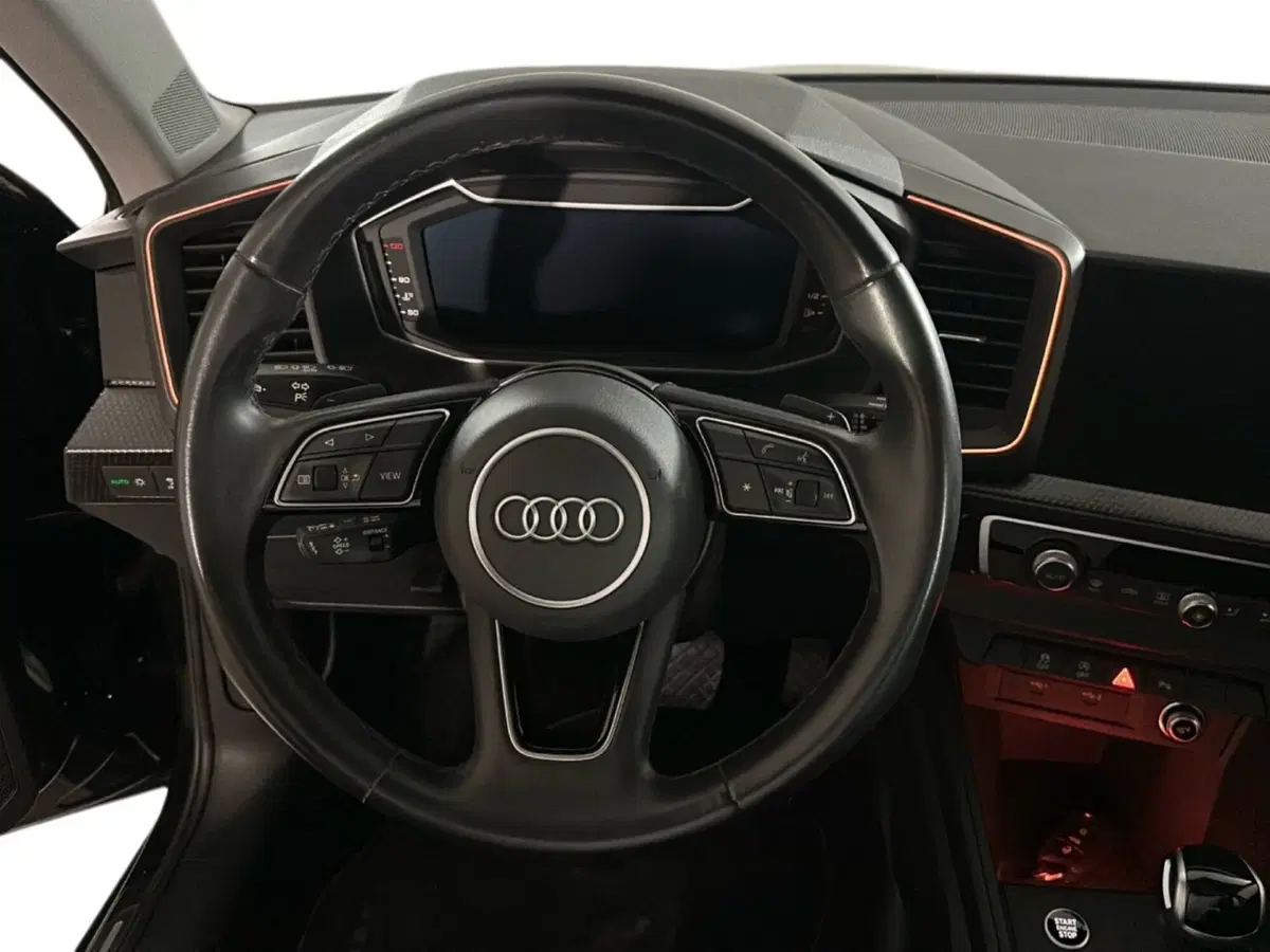 Audi A1 allstreet usata a Caserta (11)