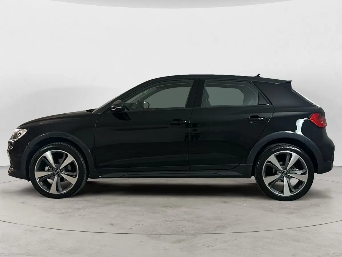 Audi A1 allstreet usata a Caserta (3)