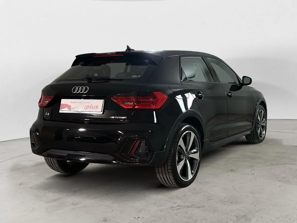 Audi A1 allstreet usata a Caserta (4)