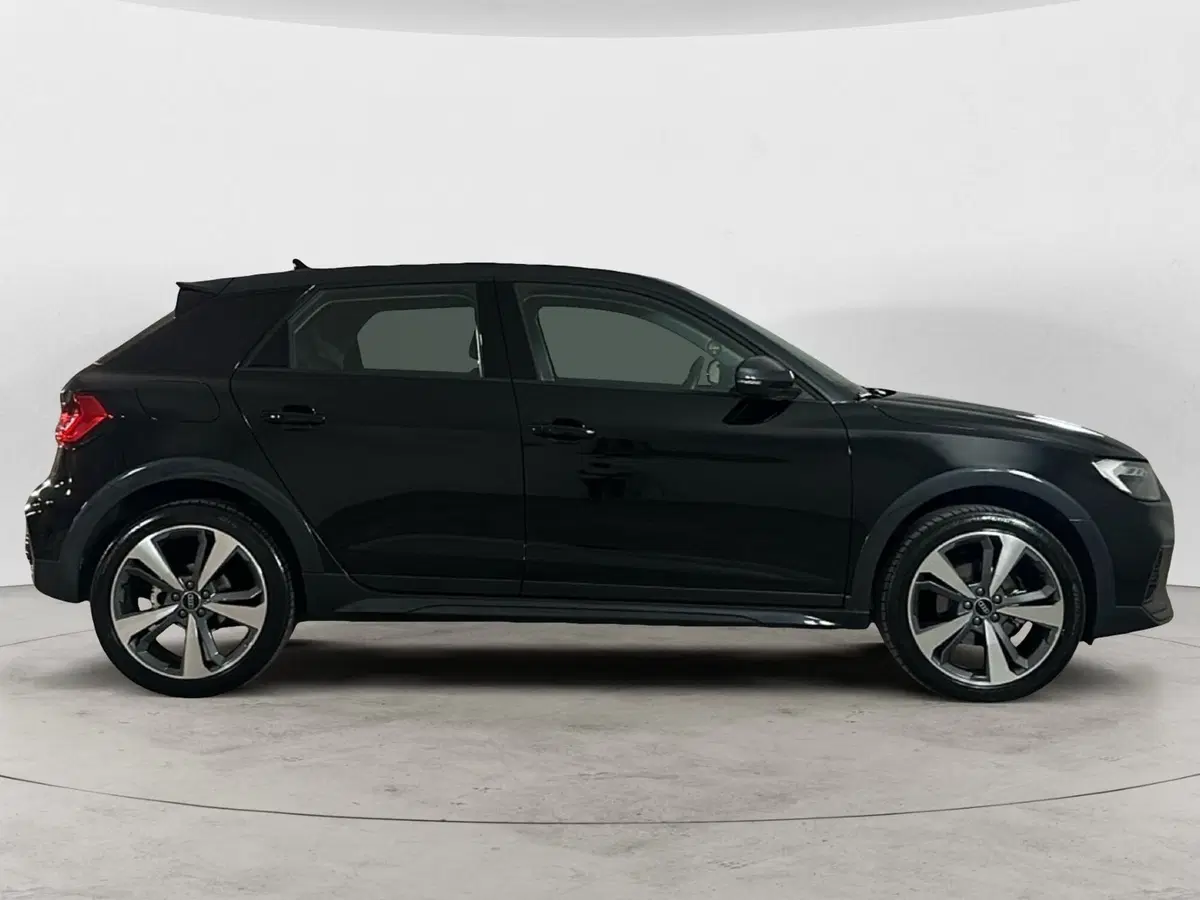Audi A1 allstreet usata a Caserta (5)