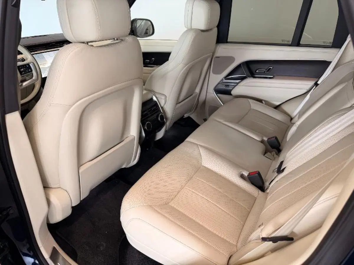 Land Rover Range Rover Sport usata a Venezia (12)