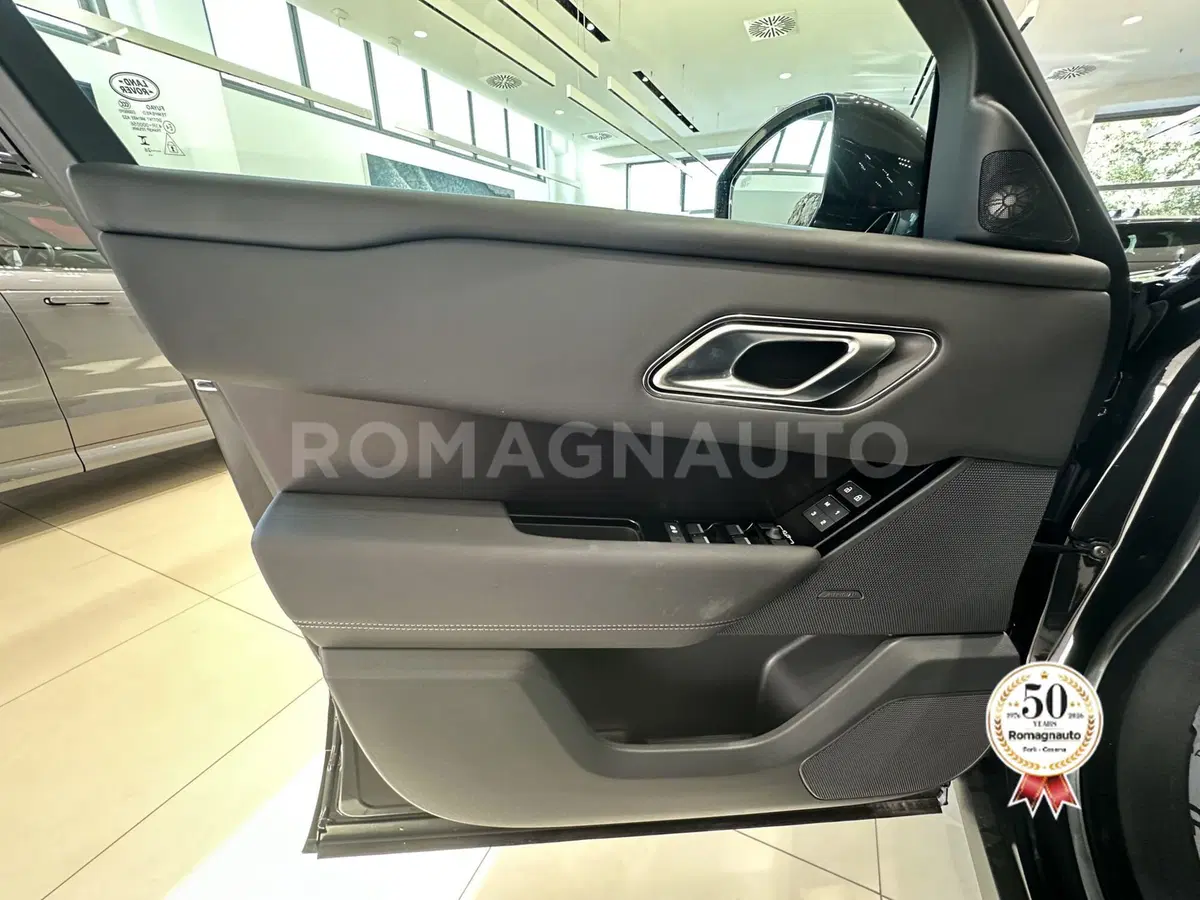 Land Rover Range Rover Velar nuova a Forlì-Cesena (15)