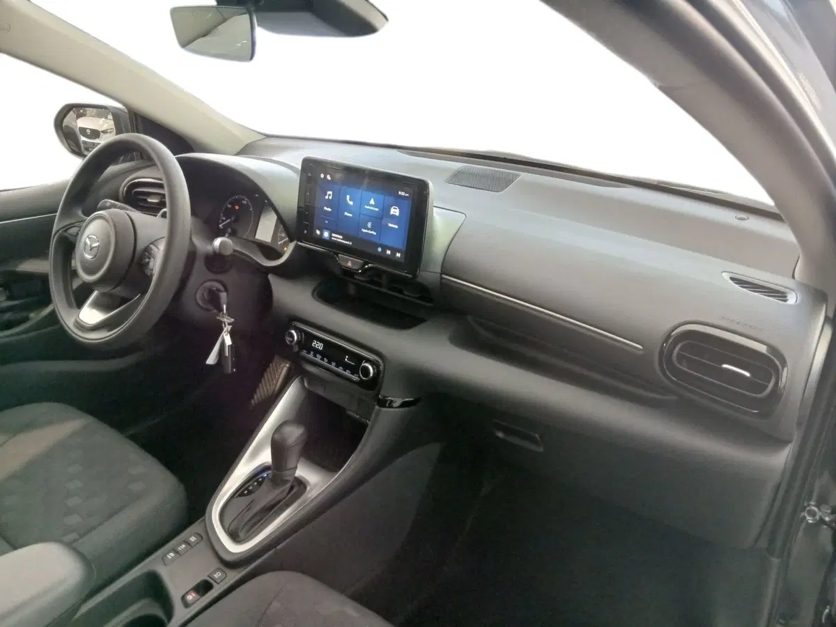 Mazda Mazda2 Hybrid nuova a Udine (12)