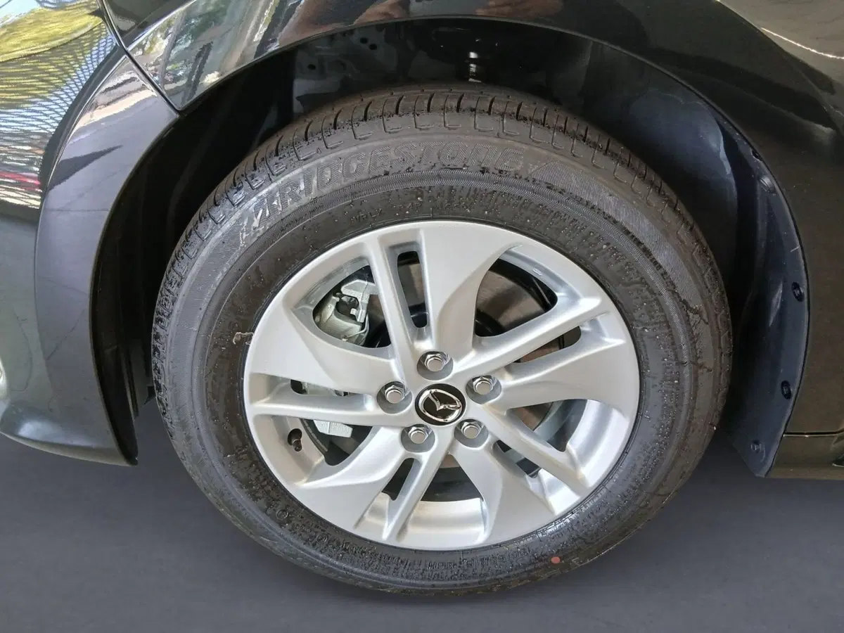 Mazda Mazda2 Hybrid nuova a Udine (7)