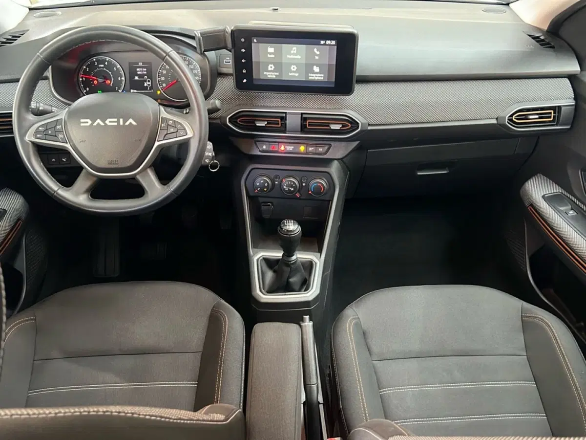 Dacia Sandero usata a Roma (11)