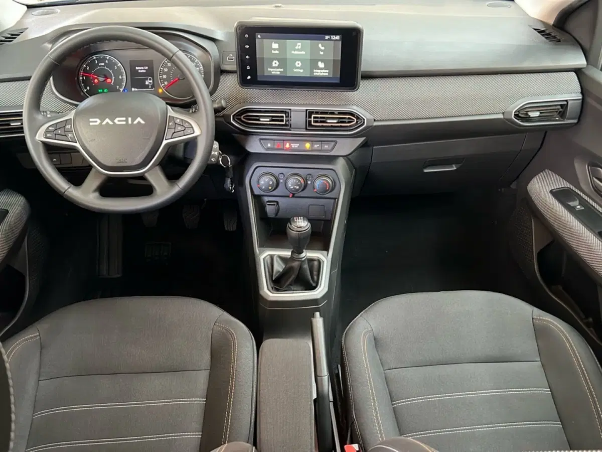 Dacia Sandero usata a Roma (11)