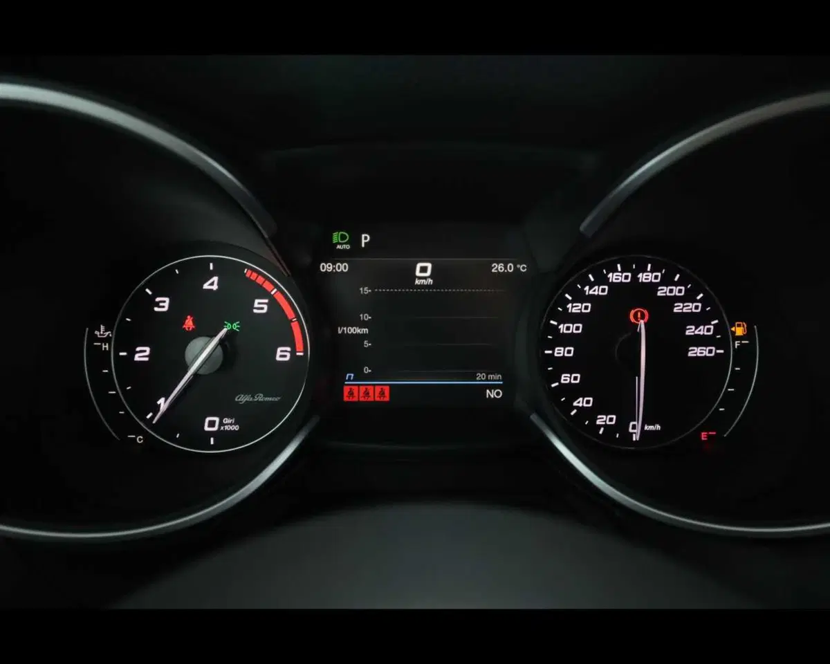 Alfa Romeo Stelvio usata a Bologna (11)