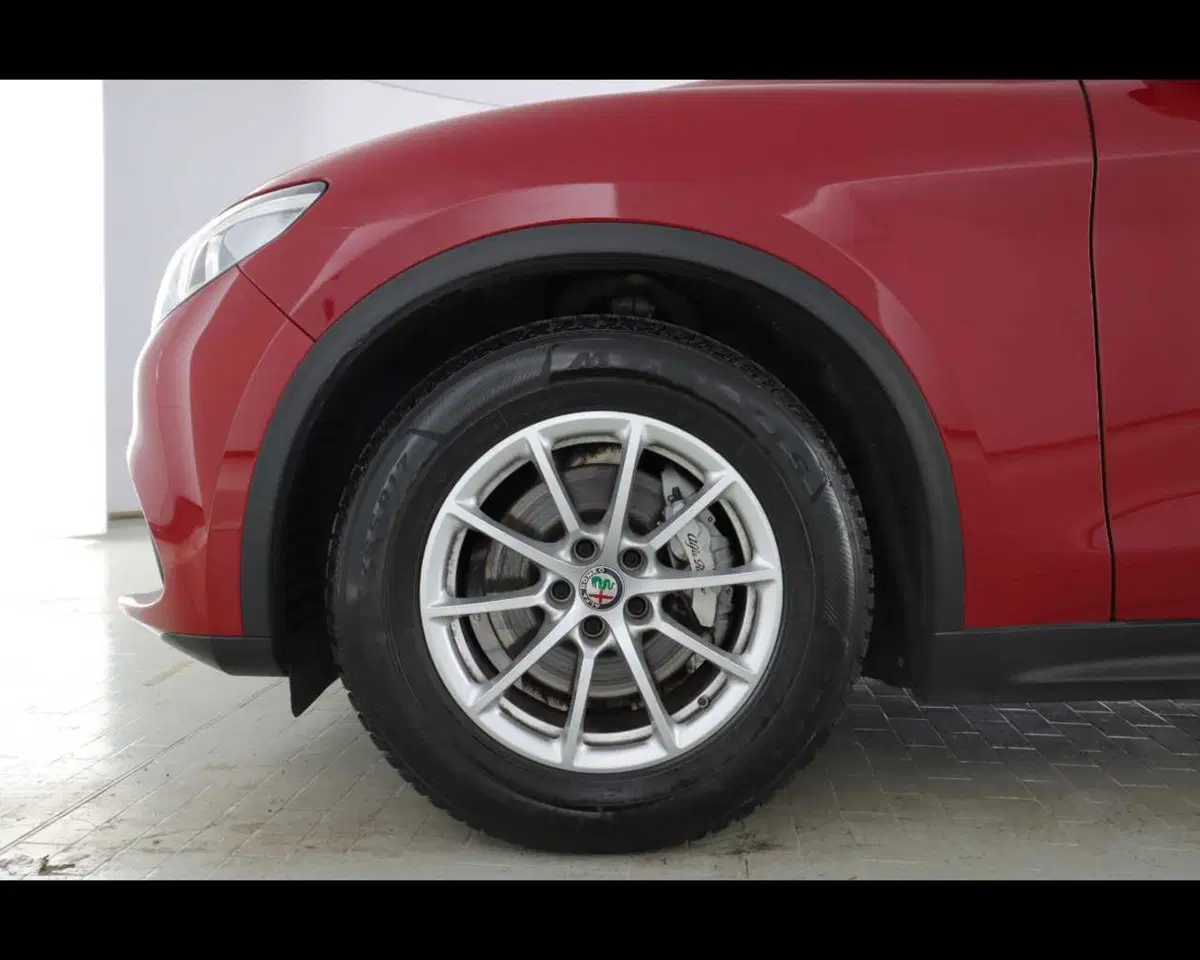Alfa Romeo Stelvio usata a Bologna (14)
