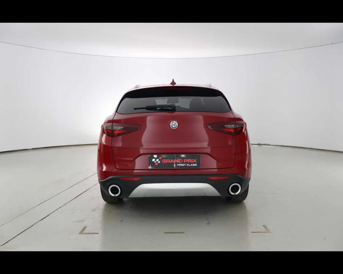 Alfa Romeo Stelvio usata a Bologna (6)