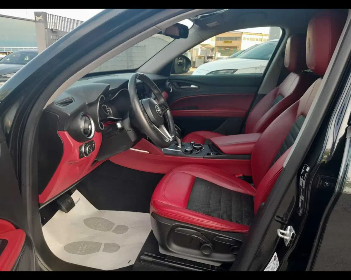 Alfa Romeo Stelvio usata a Bologna (10)