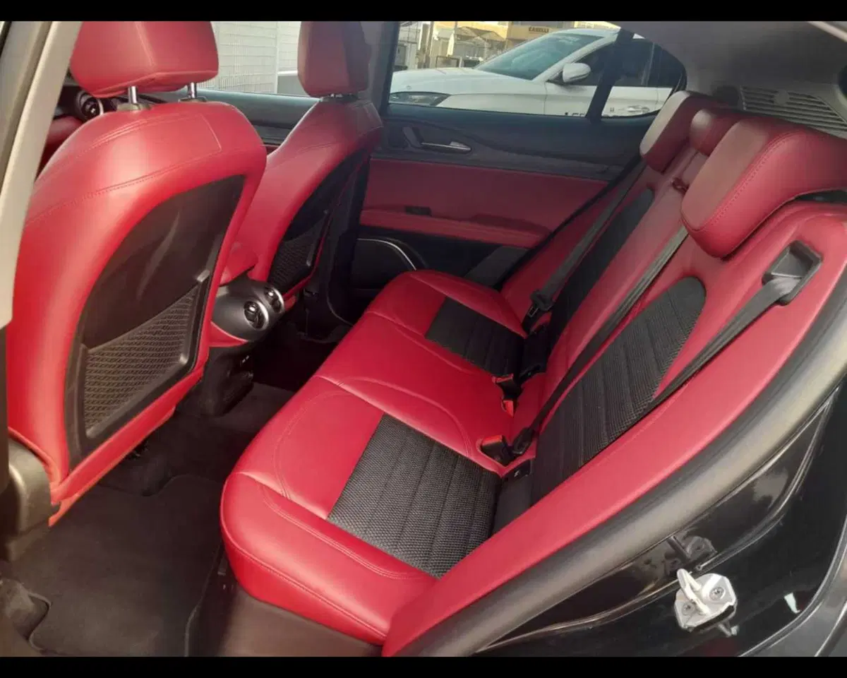 Alfa Romeo Stelvio usata a Bologna (11)