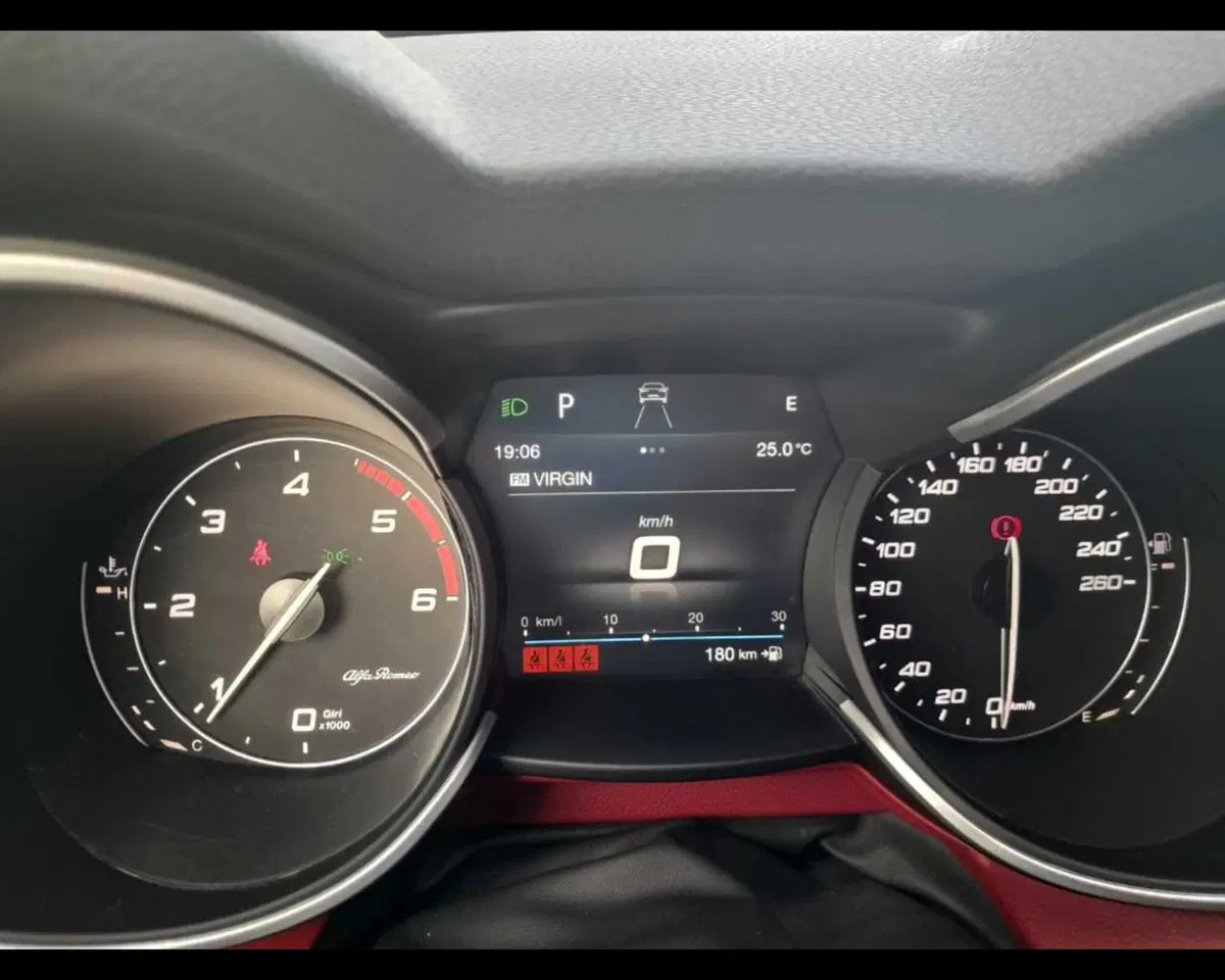 Alfa Romeo Stelvio usata a Bologna (12)