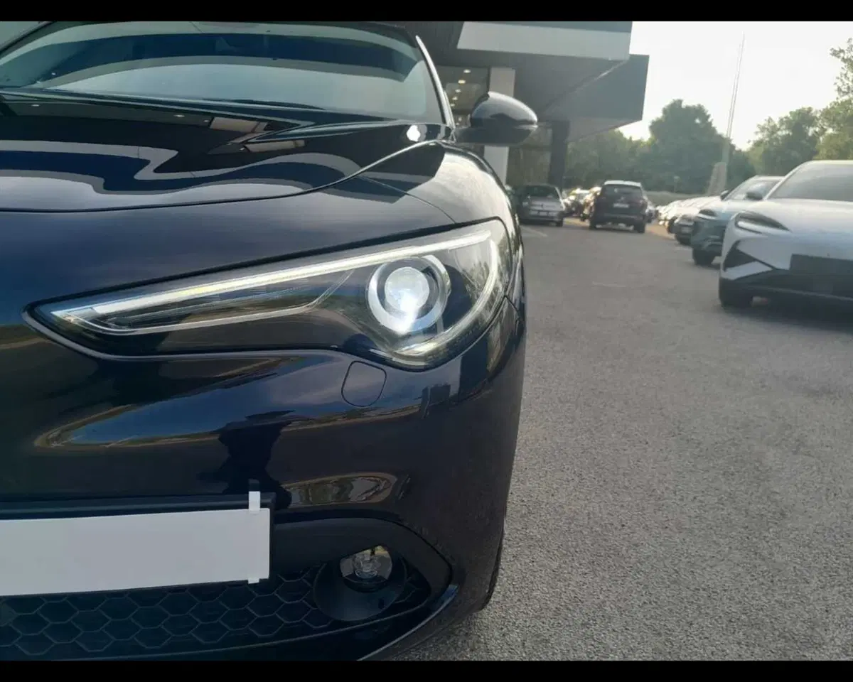 Alfa Romeo Stelvio usata a Bologna (15)