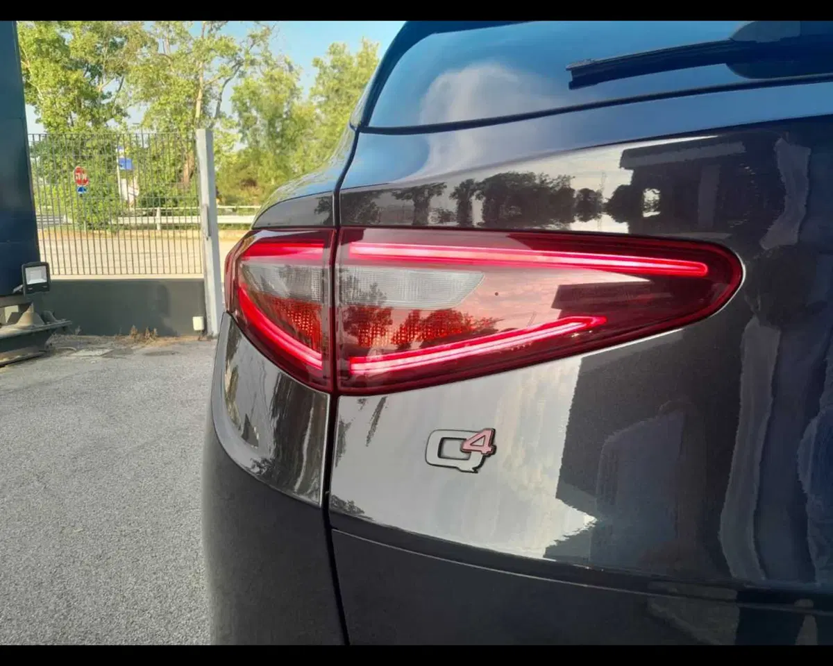 Alfa Romeo Stelvio usata a Bologna (16)