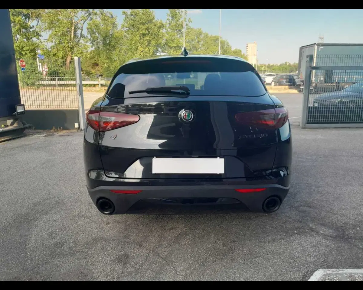 Alfa Romeo Stelvio usata a Bologna (6)