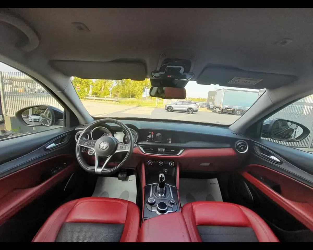 Alfa Romeo Stelvio usata a Bologna (8)