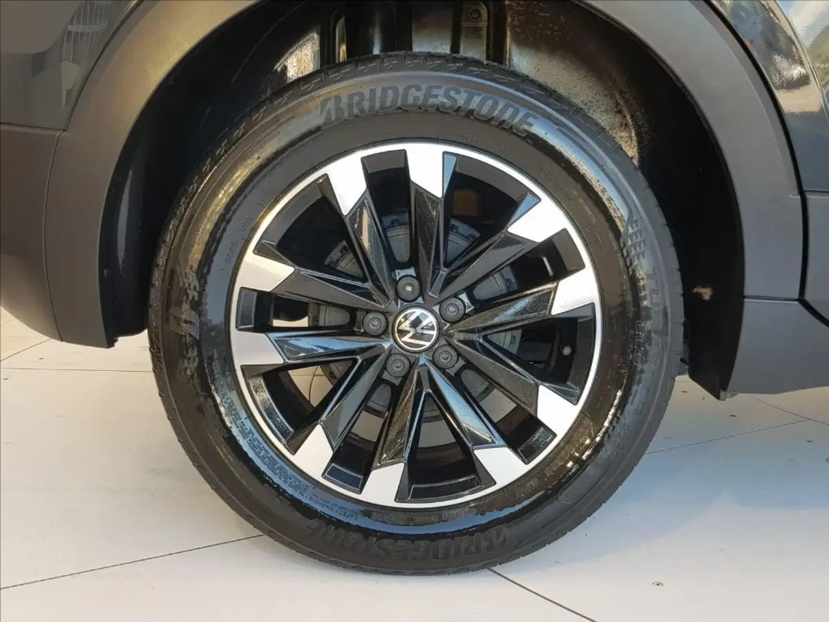 Volkswagen T-Cross usata a Lucca (9)