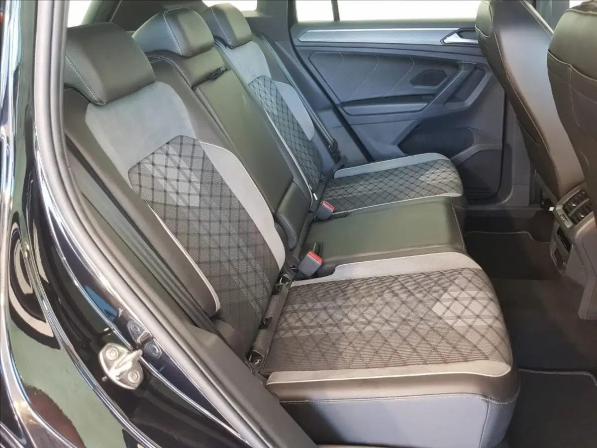 Volkswagen Tiguan usata a Lucca (12)