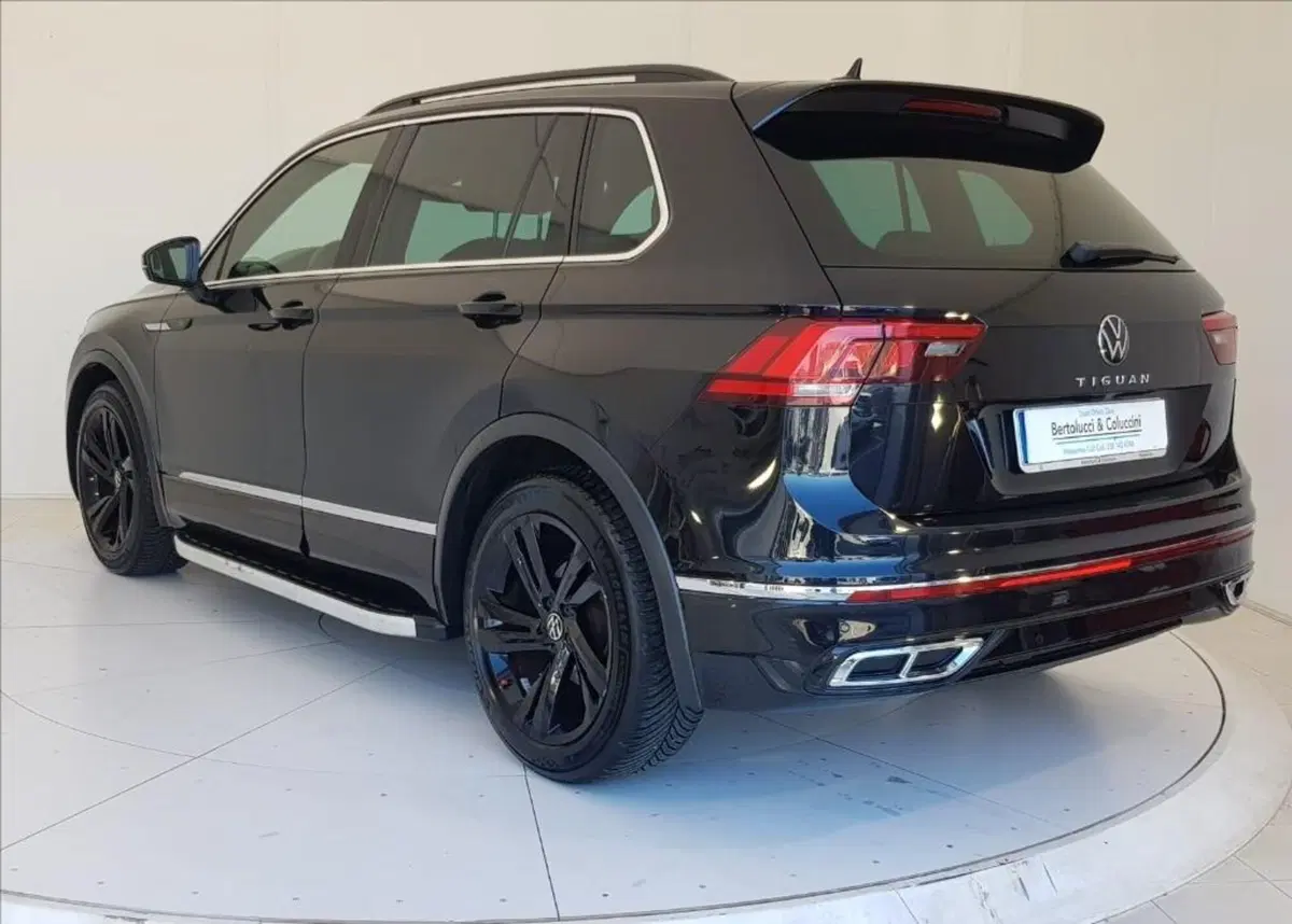 Volkswagen Tiguan usata a Lucca (4)