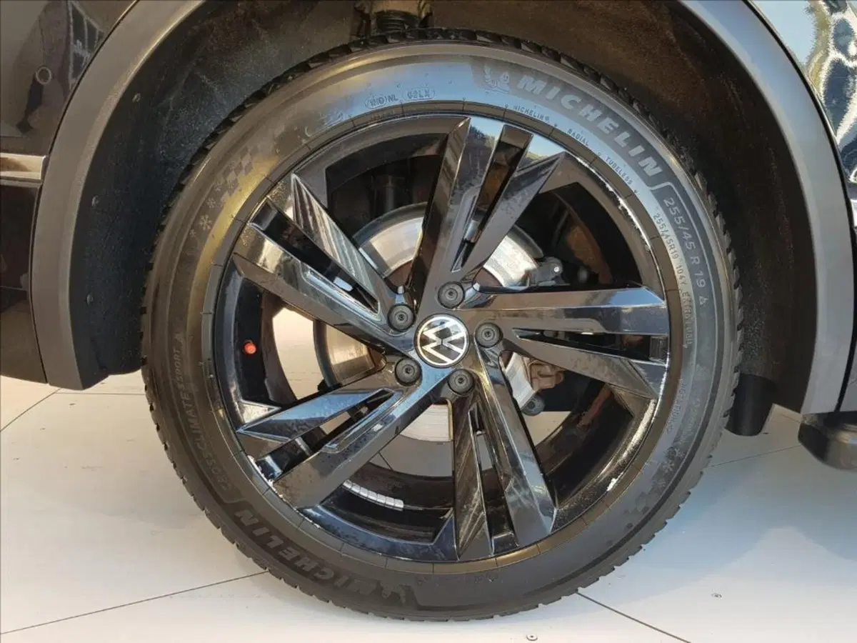 Volkswagen Tiguan usata a Lucca (9)