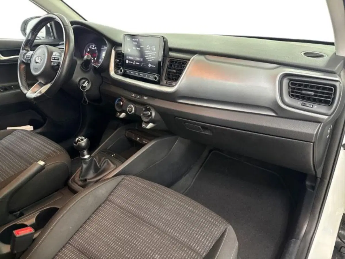Kia Stonic usata a Catania (9)