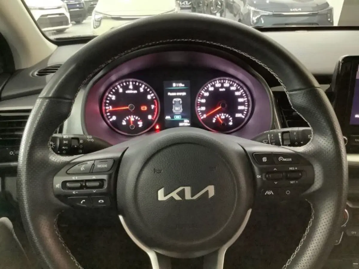 Kia Stonic usata a Catania (19)