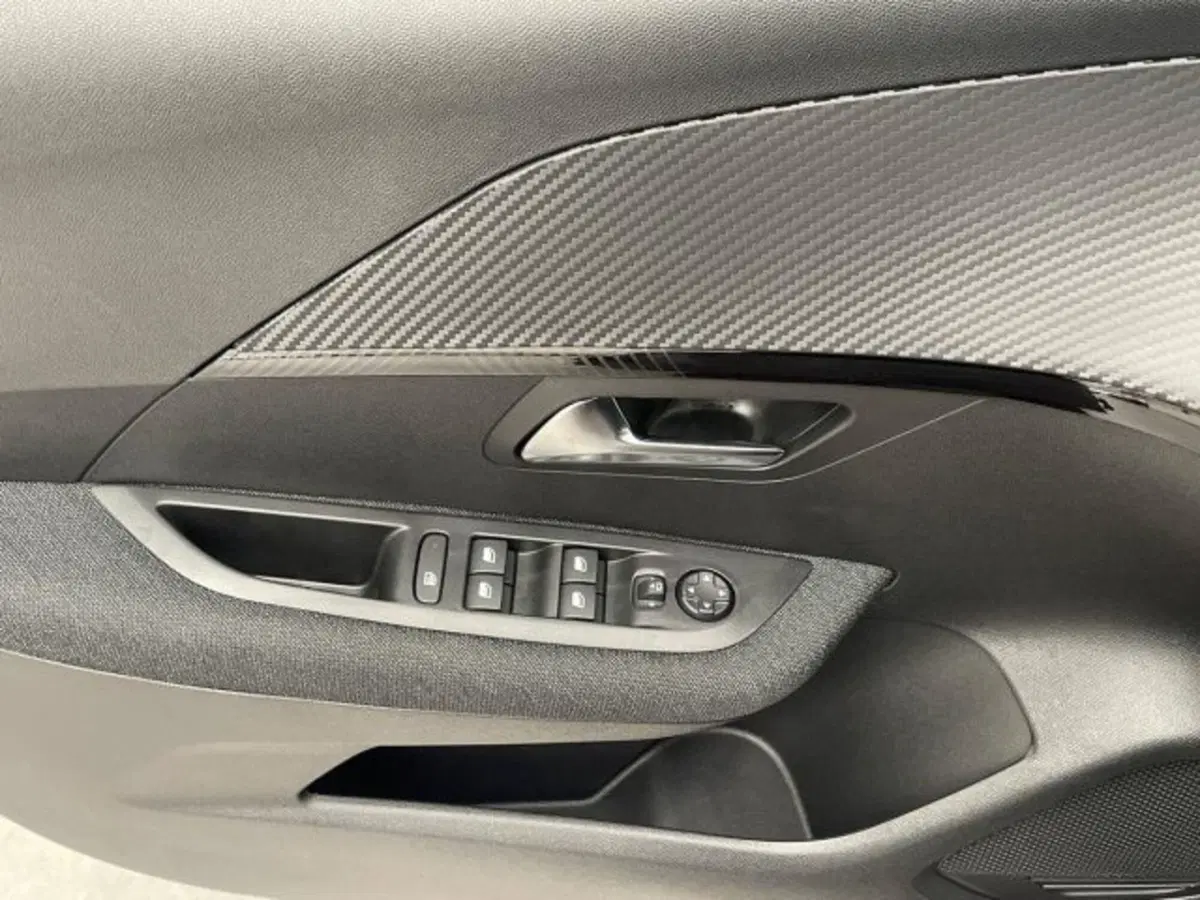 Peugeot 208 nuova a Ancona (13)