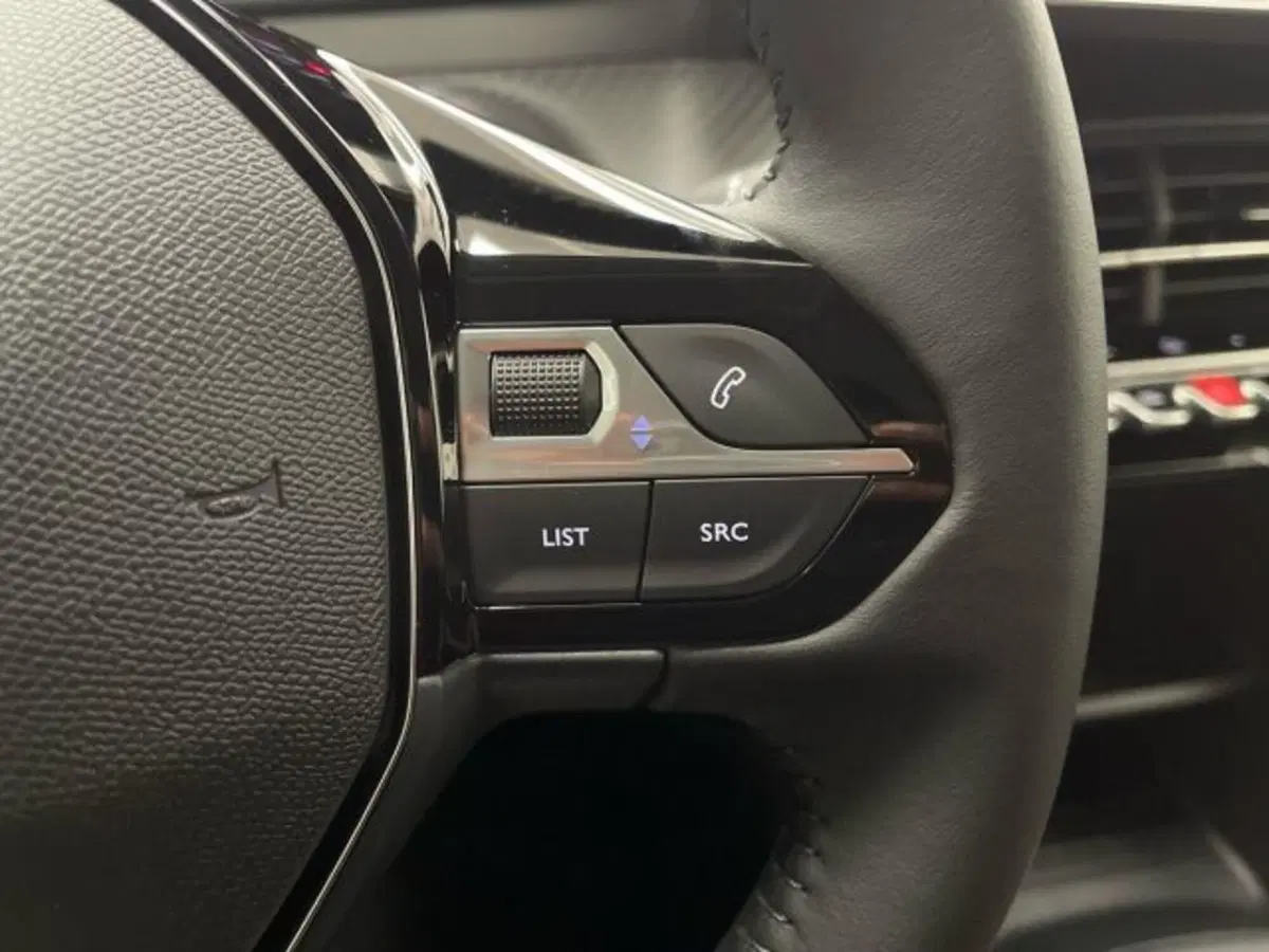 Peugeot 208 nuova a Ancona (20)