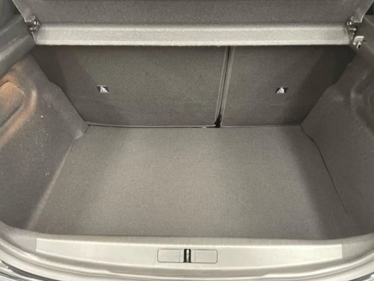 Peugeot 208 nuova a Ancona (7)