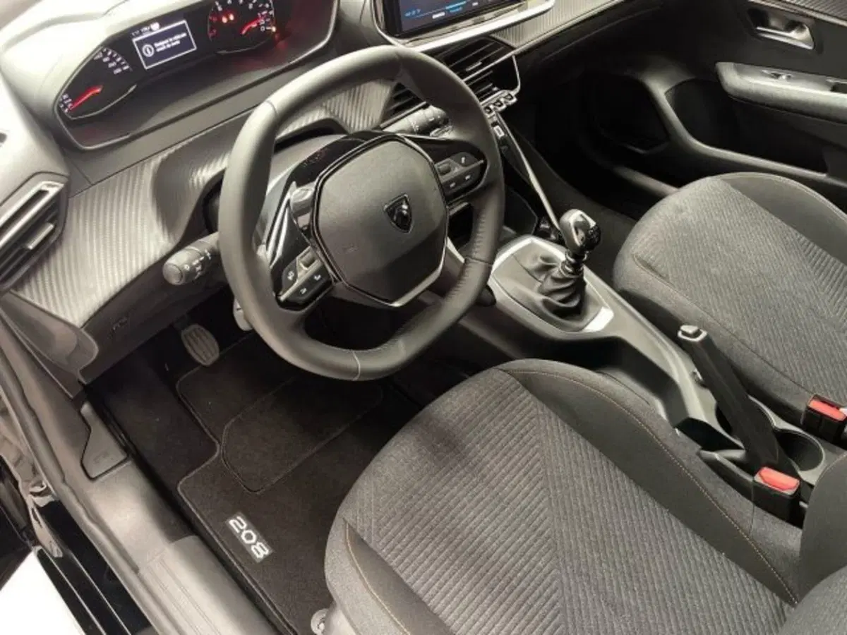 Peugeot 208 nuova a Ancona (9)