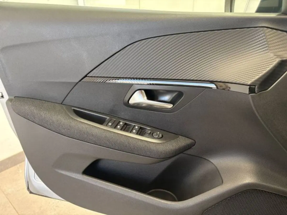 Peugeot 208 nuova a Ancona (13)