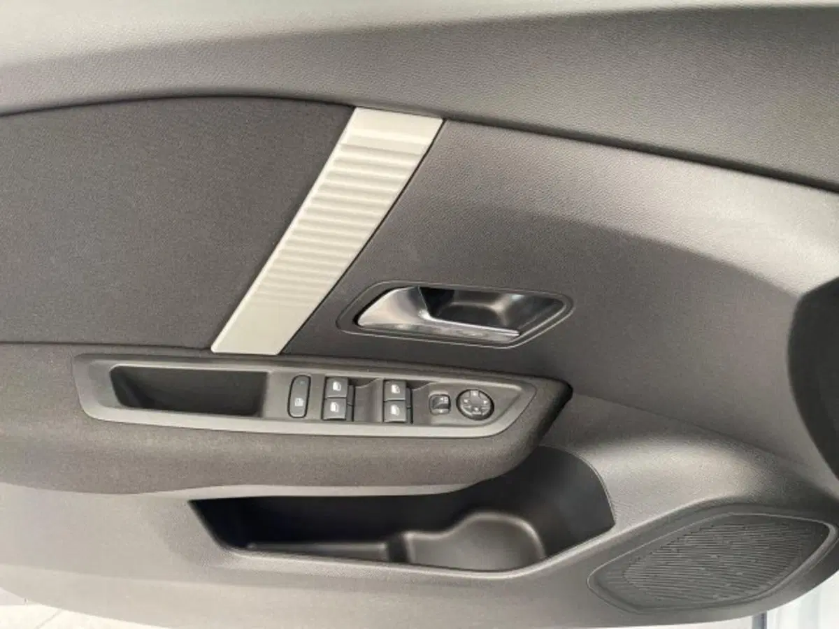 Citroen C4 nuova a Ancona (13)