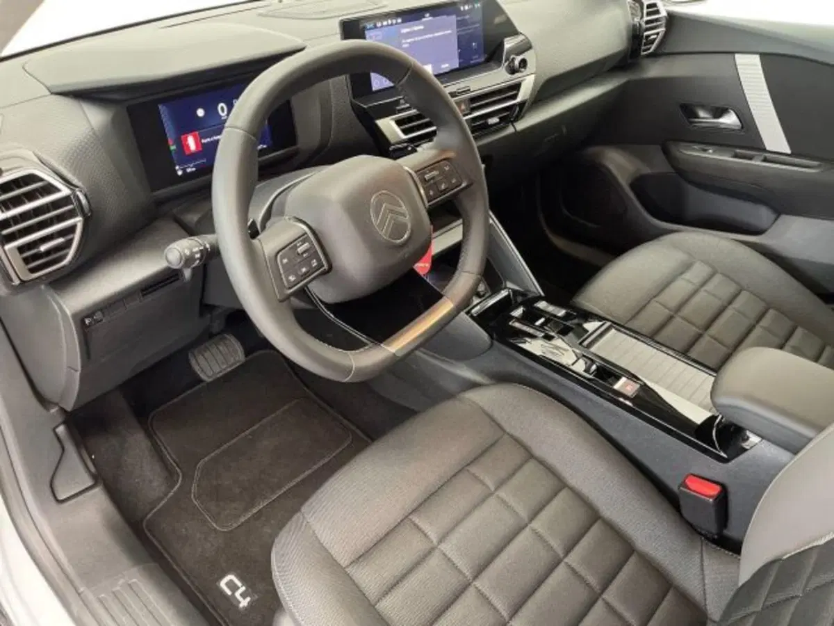 Citroen C4 nuova a Ancona (9)