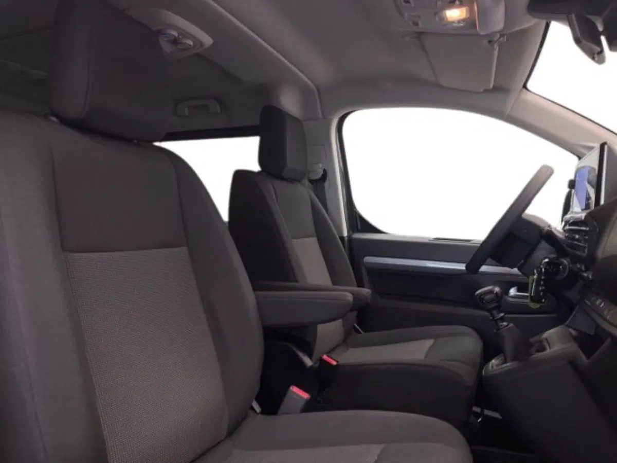 Opel Zafira Life nuova a Ancona (16)