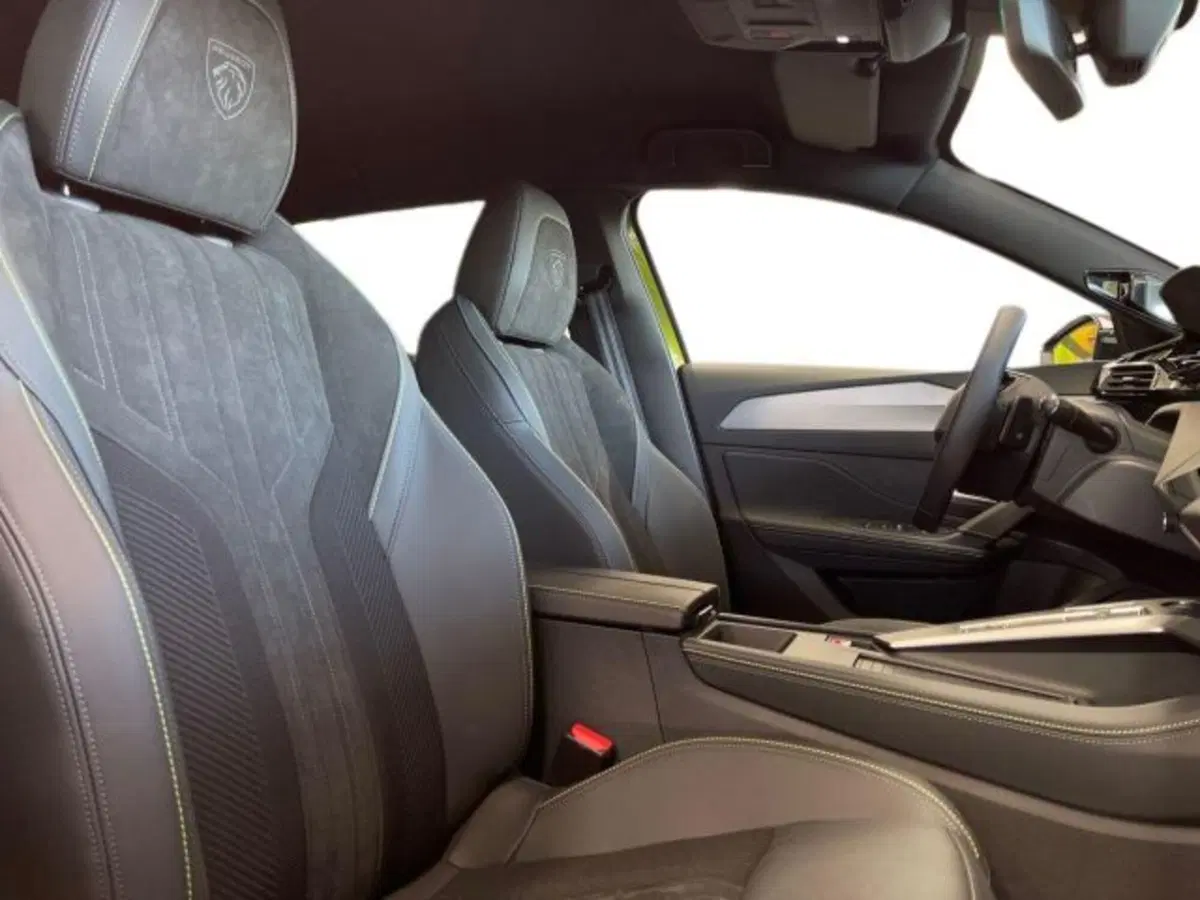 Peugeot 408 nuova a Ancona (16)