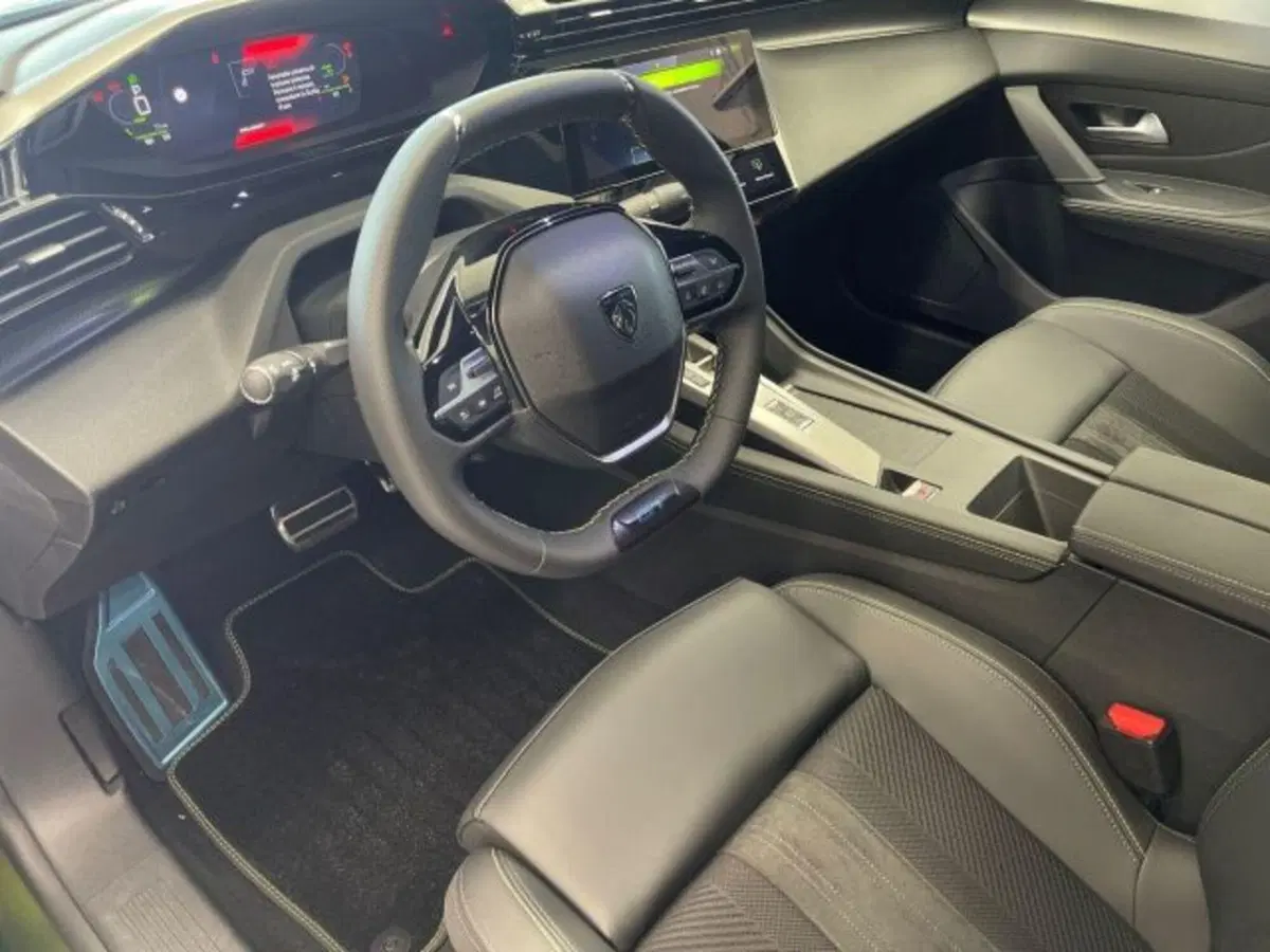 Peugeot 408 nuova a Ancona (9)