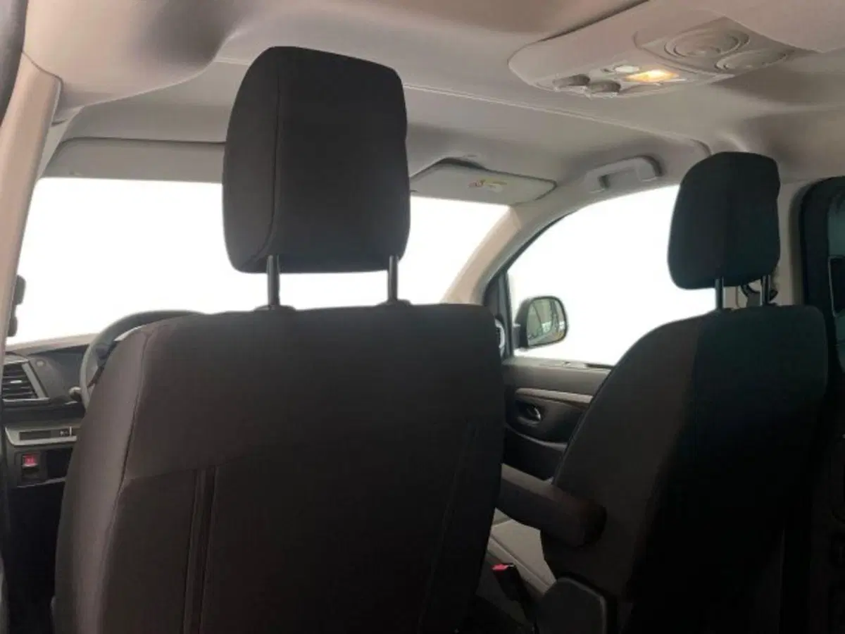 Opel Zafira Life nuova a Ancona (17)