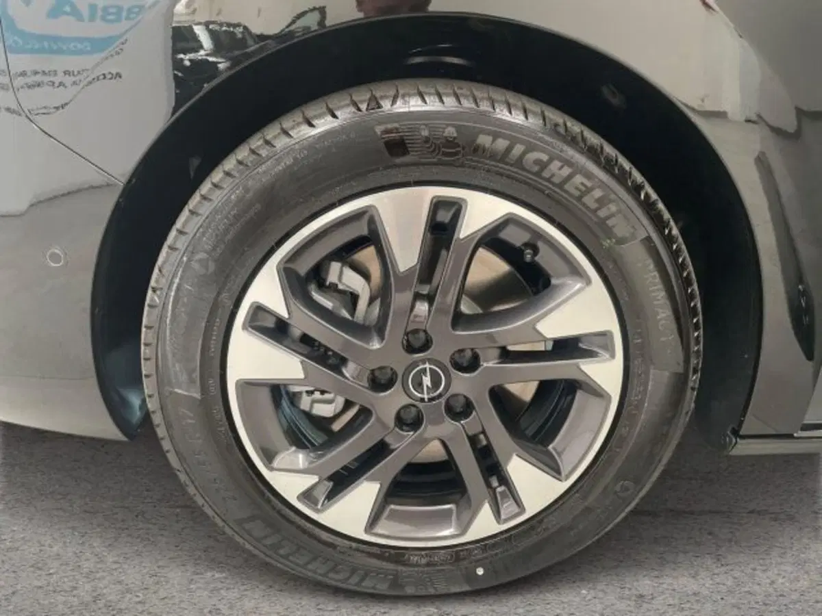 Opel Zafira Life nuova a Ancona (8)