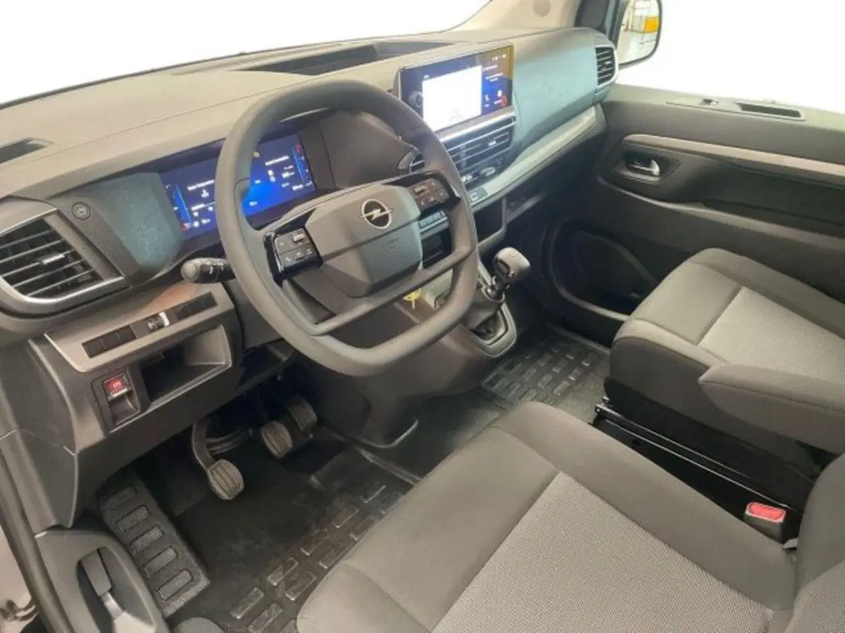 Opel Zafira Life nuova a Ancona (9)