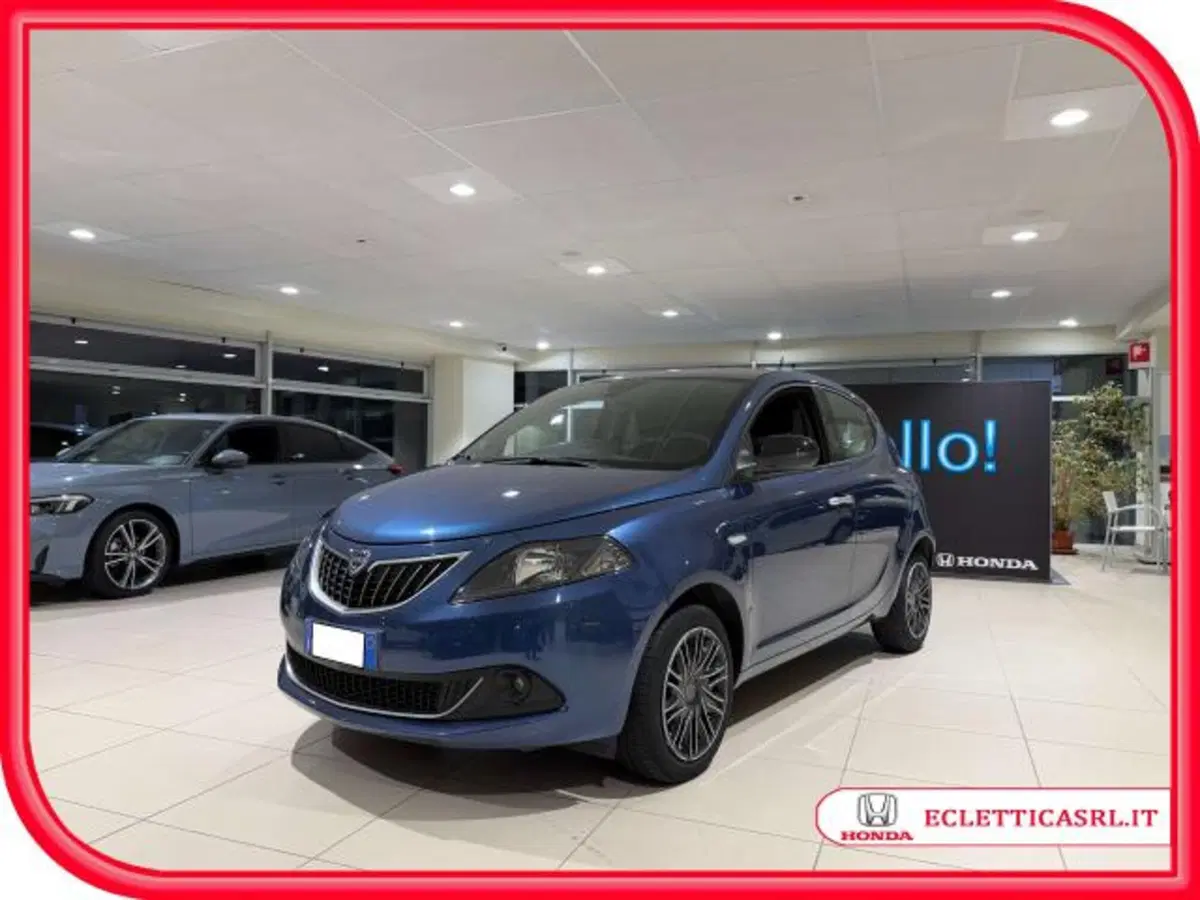 Lancia Ypsilon usata a Savona